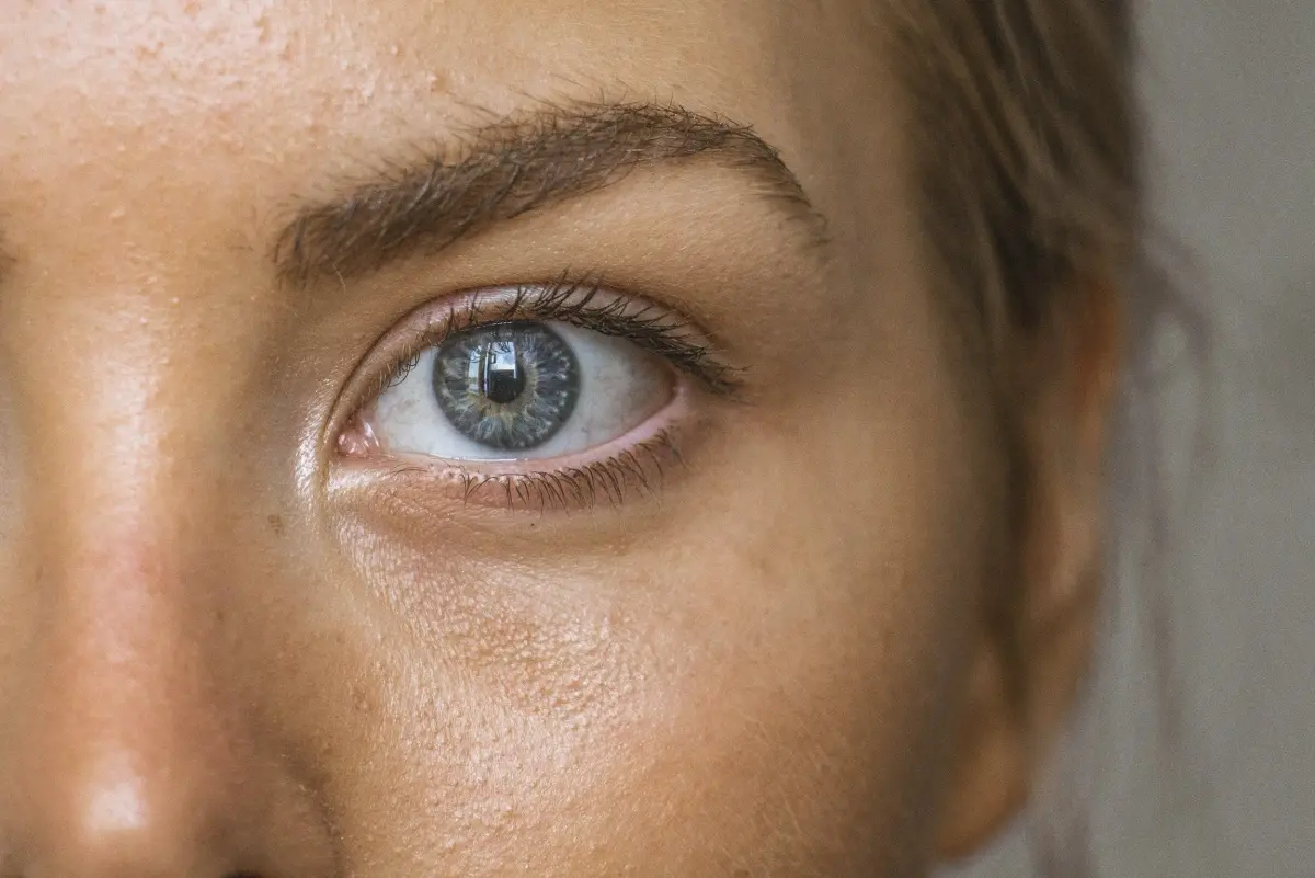 Person processing trauma through online EMDR therapy